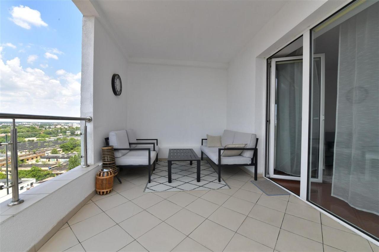 Apartament Lux 1 Mai Pod Bucharest Exterior photo